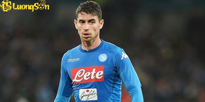 Jorginho được giới truyền thông bóng đá săn đón