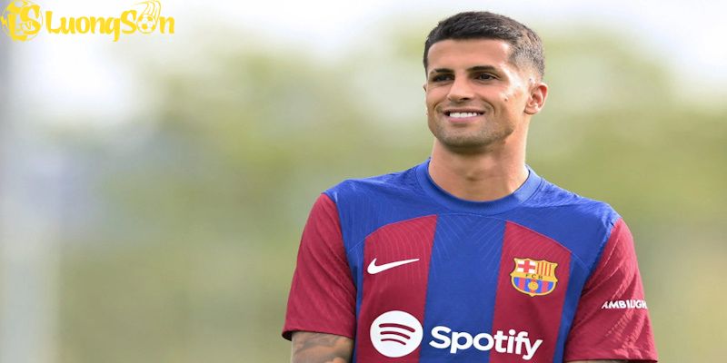 Barcelona chốt mua Joao Cancelo với giá hợp lý