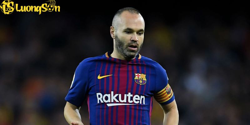 CMF trong bóng đá là gì? Andres Iniesta là cái tên điển hình