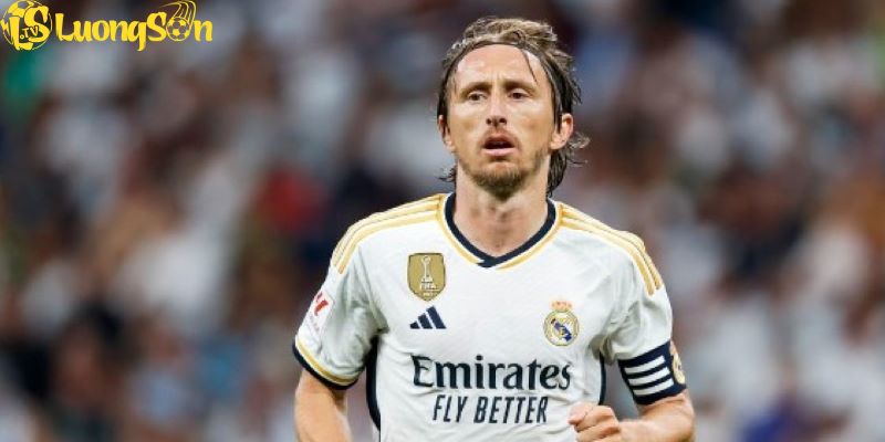 CMF trong bóng đá là gì? Siêu tiền vệ Luka Modric