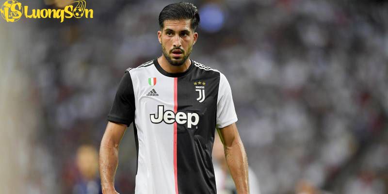 Emre Can trong màu áo đội bóng thành Turin - Juventus