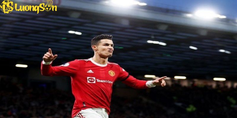 Ronaldo là ngôi sao đạt nhiều kỷ lục hat-trick trên sân cỏ