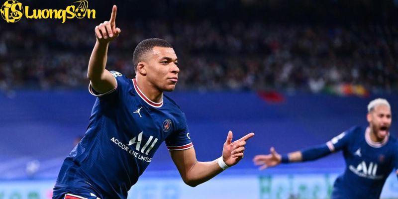 Mbappe là một trong những cầu thủ trẻ nhất trên thế giới vô địch 1 VCK World Cup